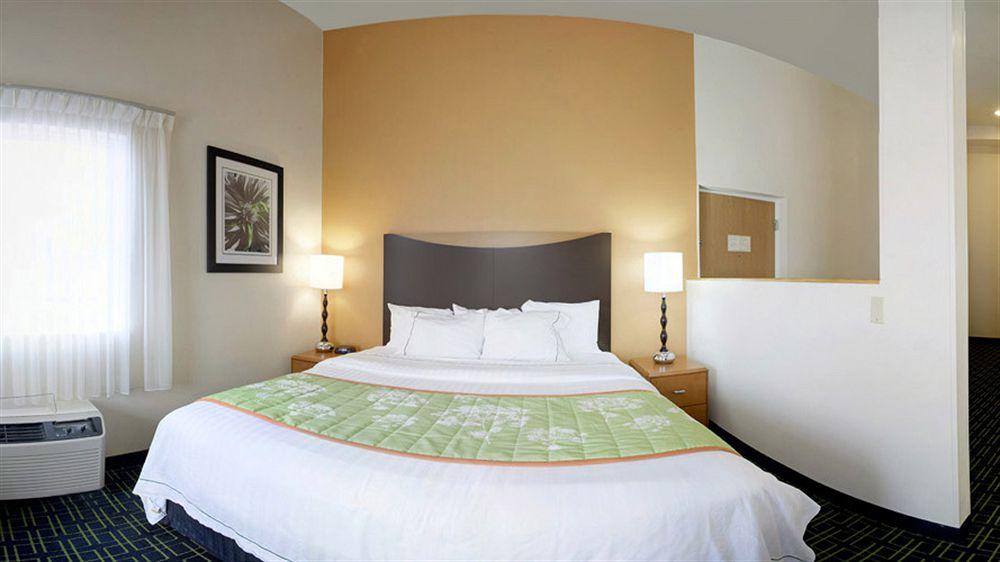 Fairfield Inn Boston Дедхэм Экстерьер фото
