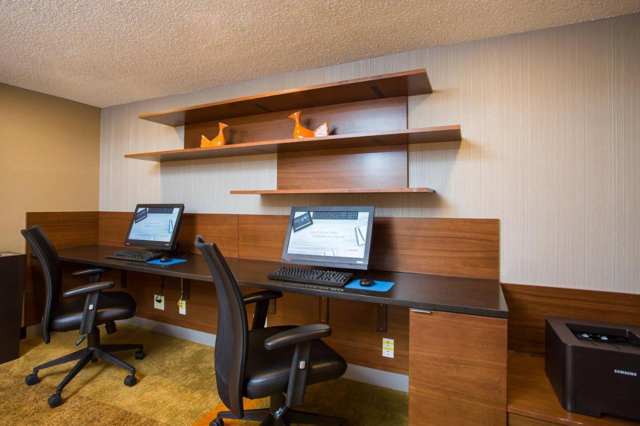 Fairfield Inn Boston Дедхэм Экстерьер фото