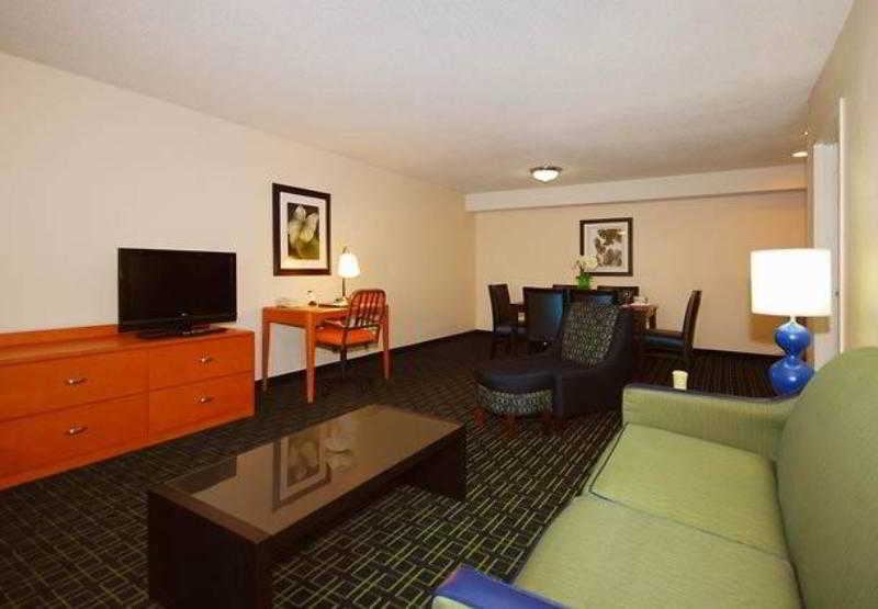 Fairfield Inn Boston Дедхэм Экстерьер фото