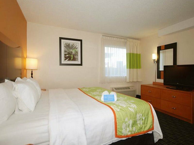 Fairfield Inn Boston Дедхэм Экстерьер фото